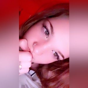 Meet your Posher, Caitlin